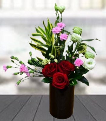 Lishiantus Arrangement with Rose and Carnation Specially for Her